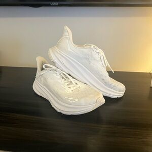 Hoka Clifton 9 Women's White Athletic Shoes size 7.5